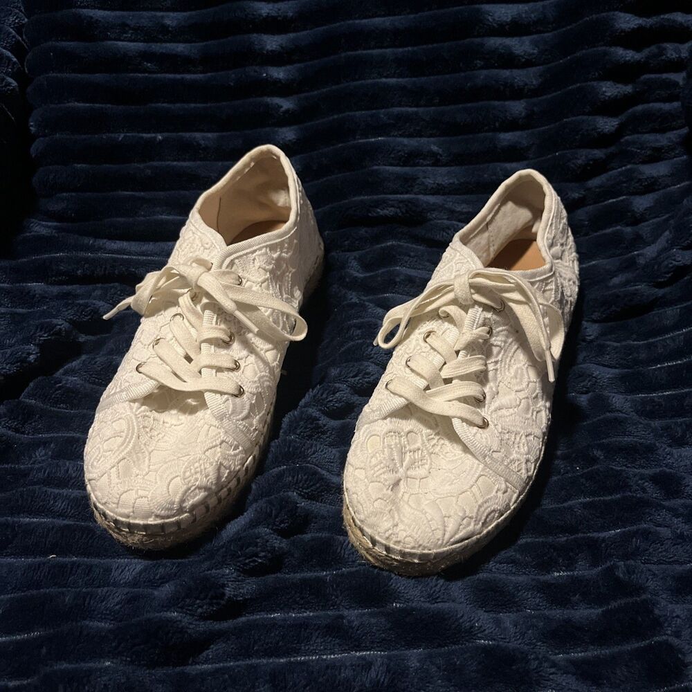 Women's Unisa Boho White Crochet Shoes Size 7.5M